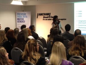 Leia mais sobre o artigo Palestra sobre Marketing de Relacionamento na Amcham Curitiba